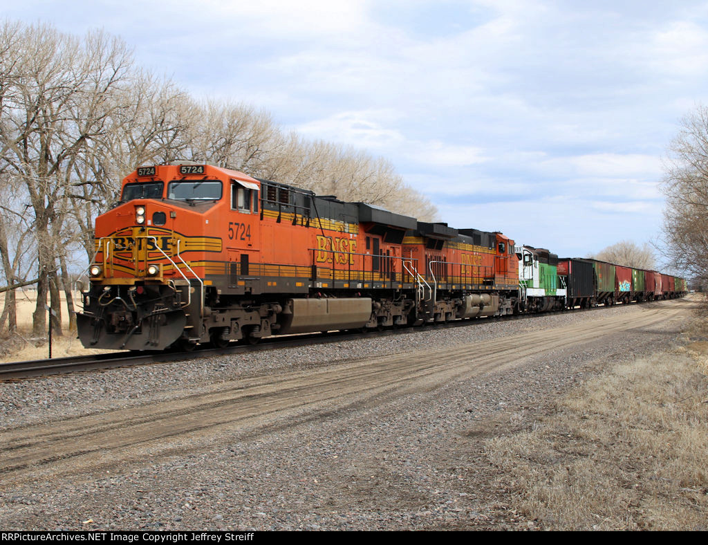 BNSF 5724